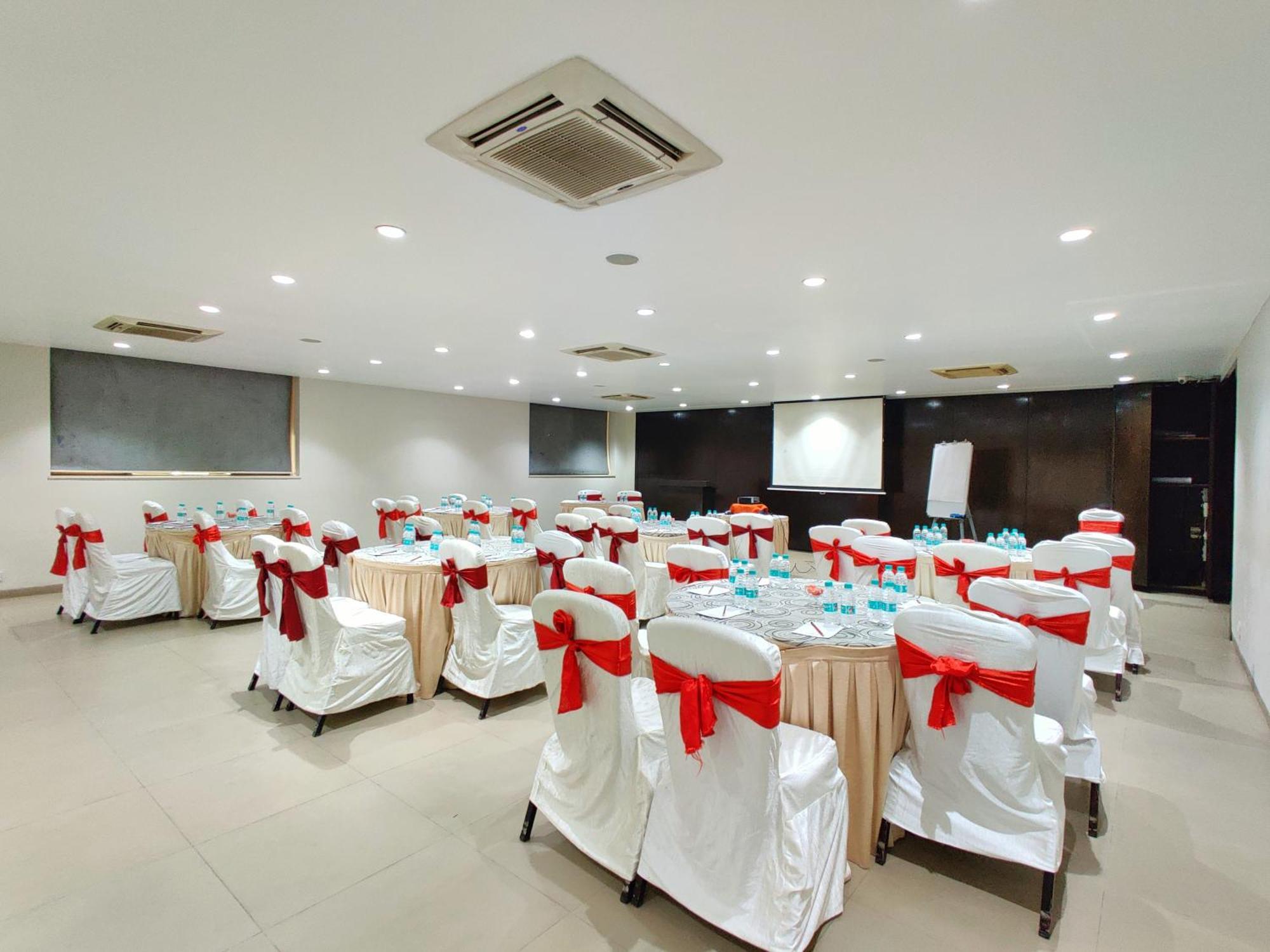 Citrus Hotel Lonavala Dış mekan fotoğraf